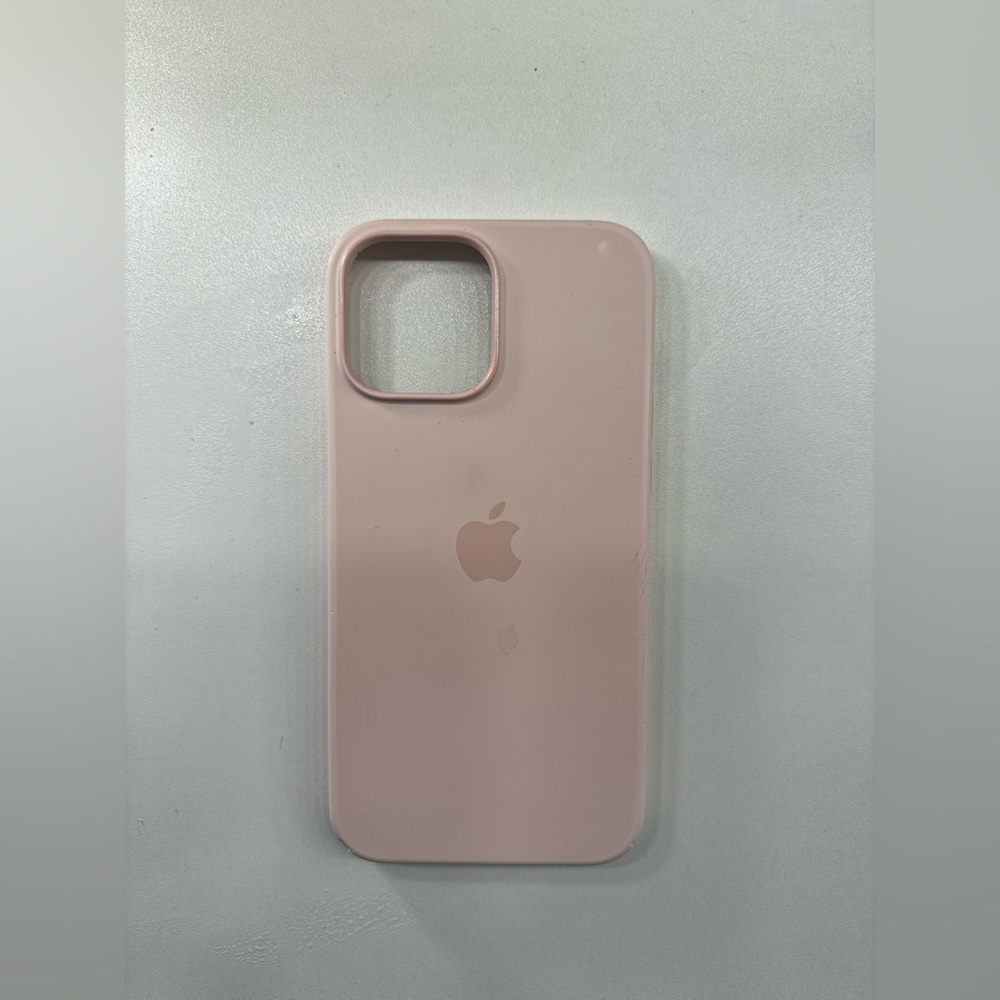 iPhone 13 Pro Max, Apple Silicon MagSafe case: